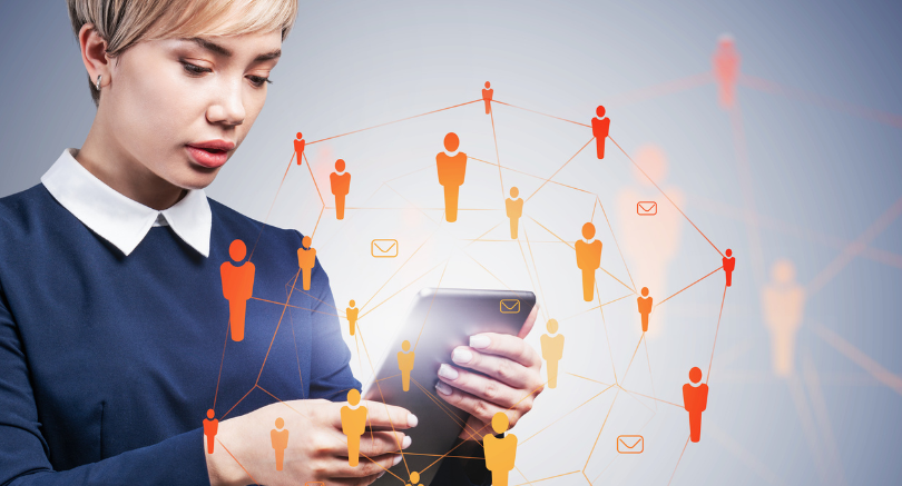 HR professional using digital platform to analyse workforce data – future of HR