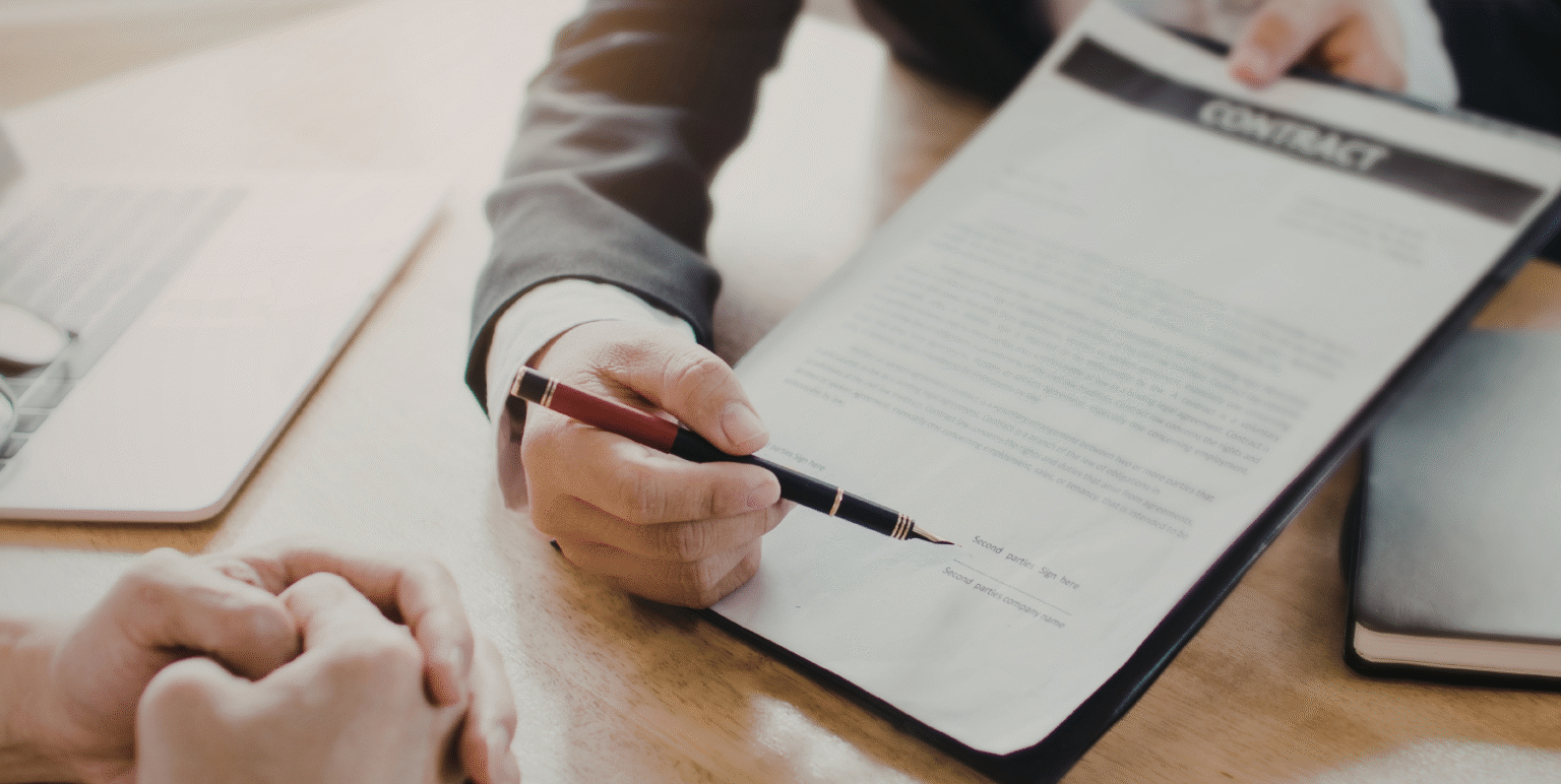 Employment contract being reviewed to reflect non-compete ban changes in Australia 2026