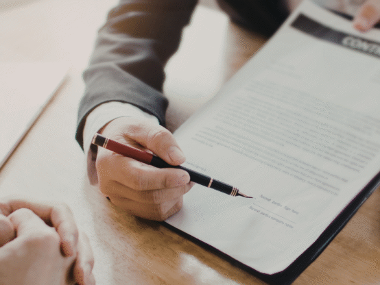 Employment contract being reviewed to reflect non-compete ban changes in Australia 2026